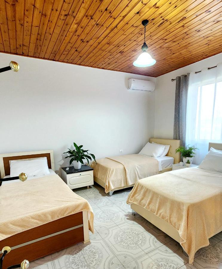 Mia Guest House - Entire Home With Balcony & Garden Divjake Ngoại thất bức ảnh
